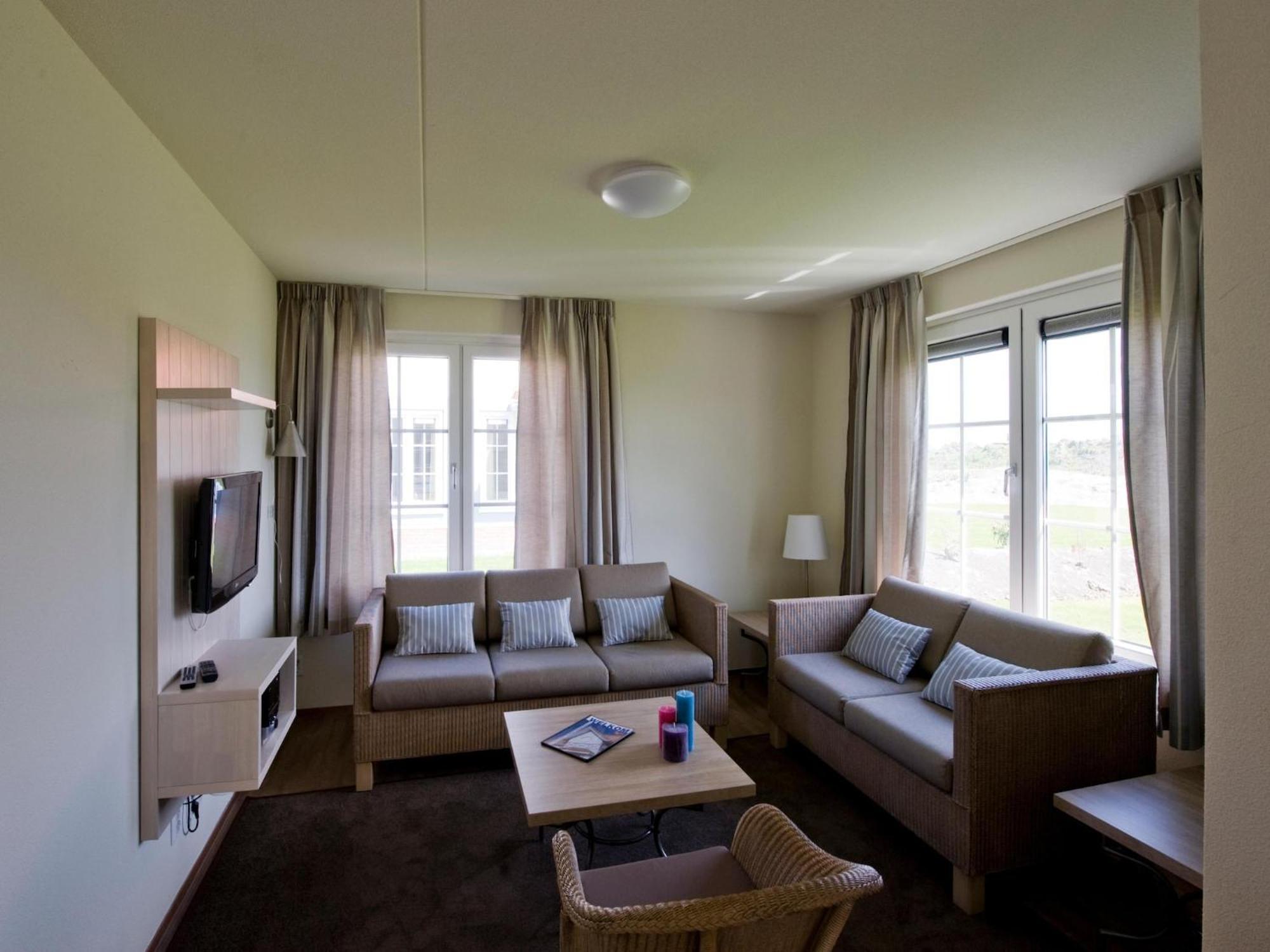Villa With Sauna And Rowing Boat, At 400 M Cadzand