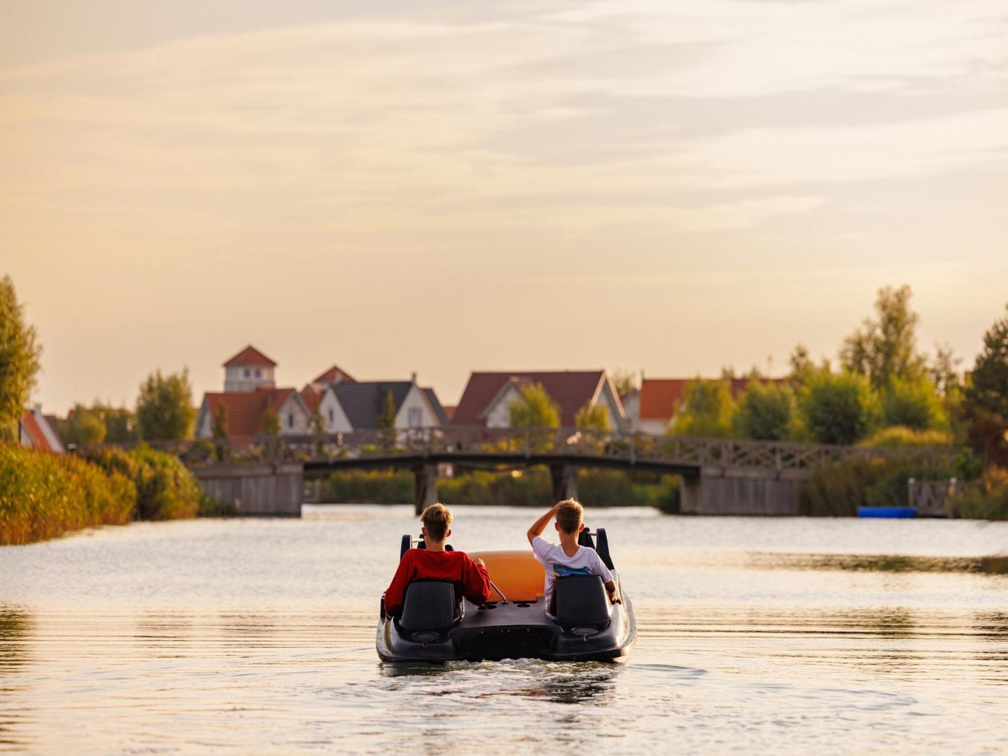With Sauna And Rowing Boat, At 400 M Villa *